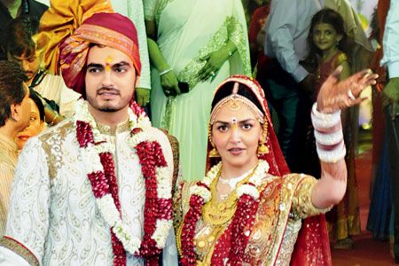 Esha Deol and Bharat Takhtani’s Marriage: Rumors, Reality, and Social Media Buzz