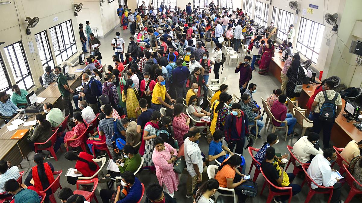 कर्नाटक में इंजीनियरिंग सीट घोटाला: छात्रों और कॉलेजों पर गिरा मुकदमा