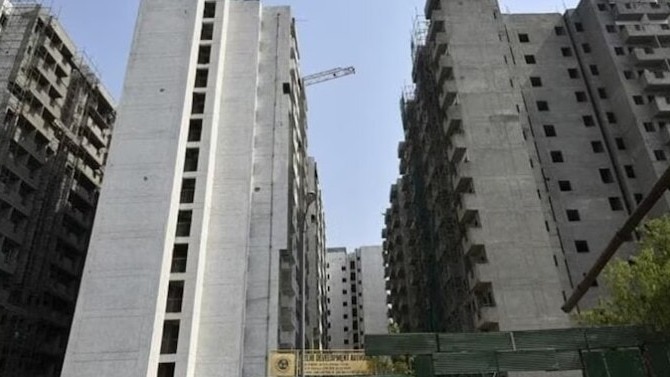 दिल्ली में PMAY फ्लैट घोटाला: गरीबों का हक कैसे हुआ माफिया का शिकार?