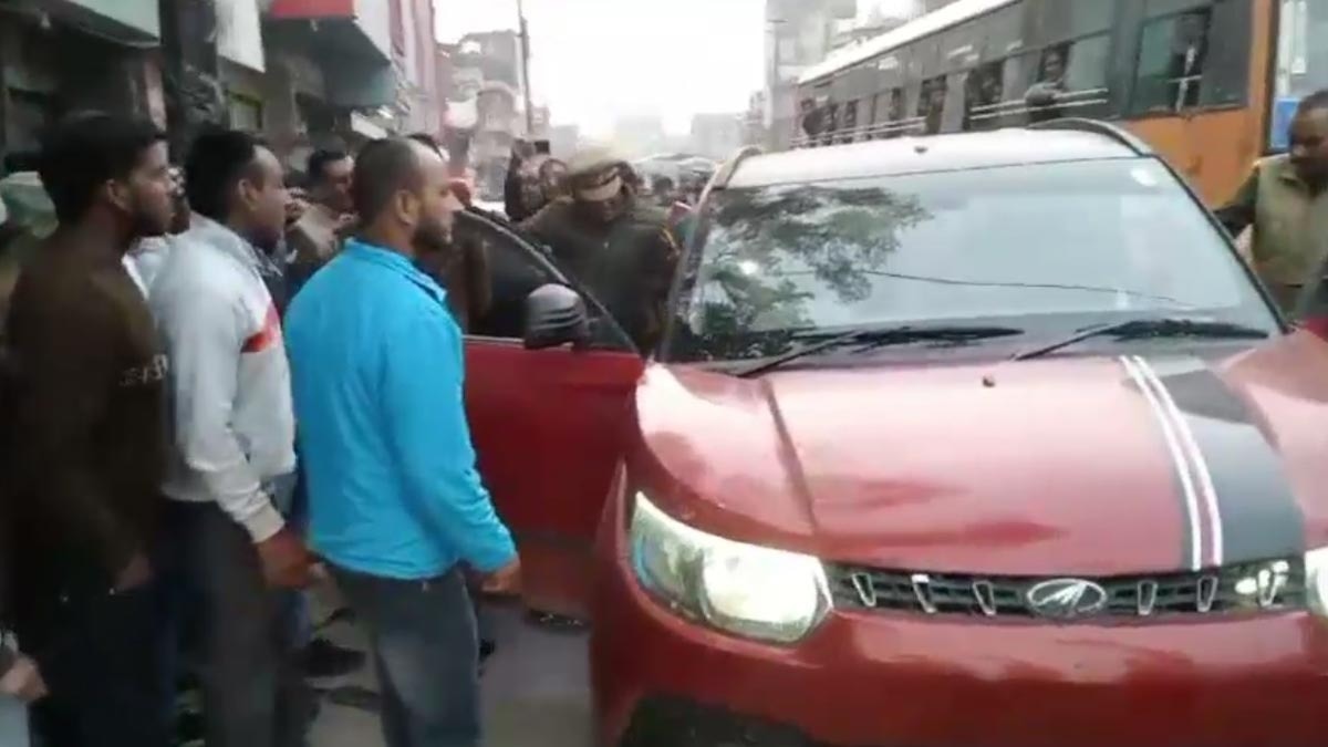 मेरठ में पुलिस का रोमांचक कार पीछा: शराब, पिस्टल और गिरफ़्तारी!