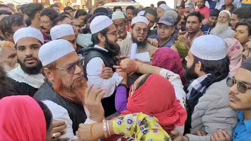 झांसी हिंसा: NIA छापे के बाद पुलिस पर हमला, 11 पर FIR