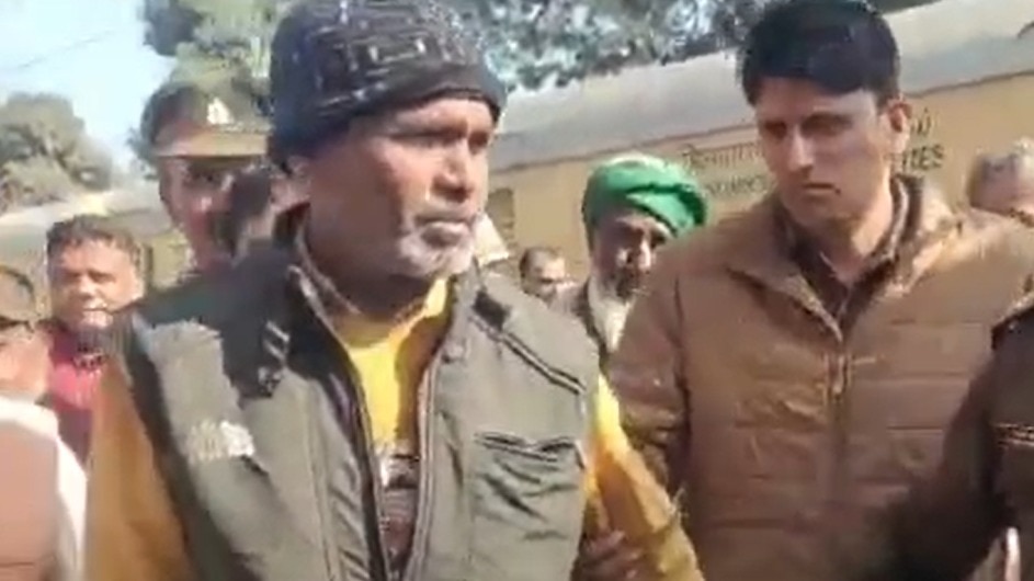 बिजनौर ट्रेन ड्रामा: ज़मीन कब्ज़े के विरोध में 3 घंटे का हाई-वोल्टेज ड्रामा