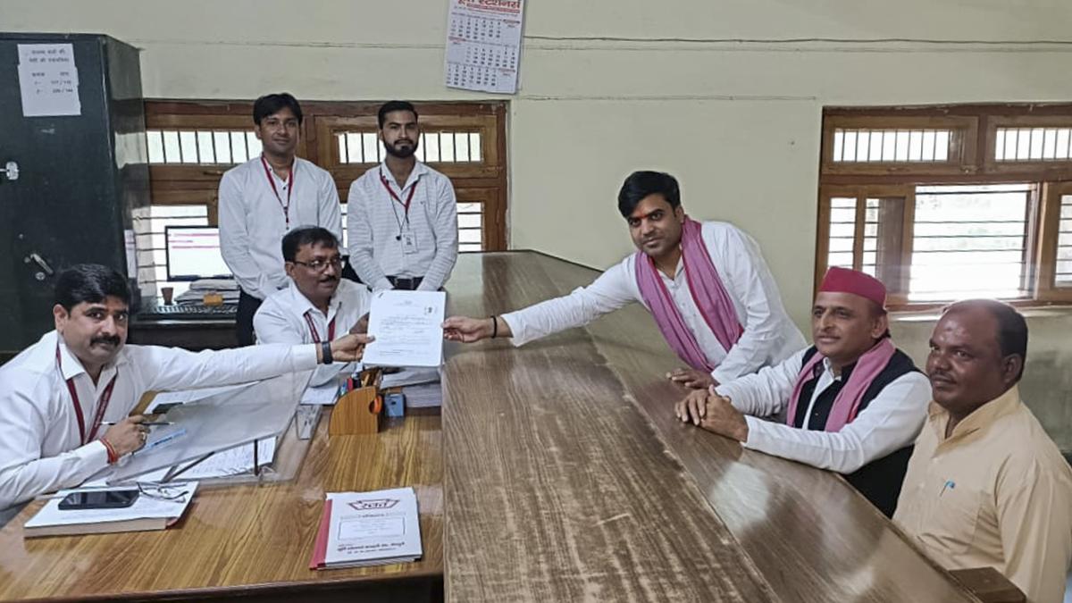 उत्तर प्रदेश उपचुनाव: सत्ता की जंग, आरोपों का तूफ़ान