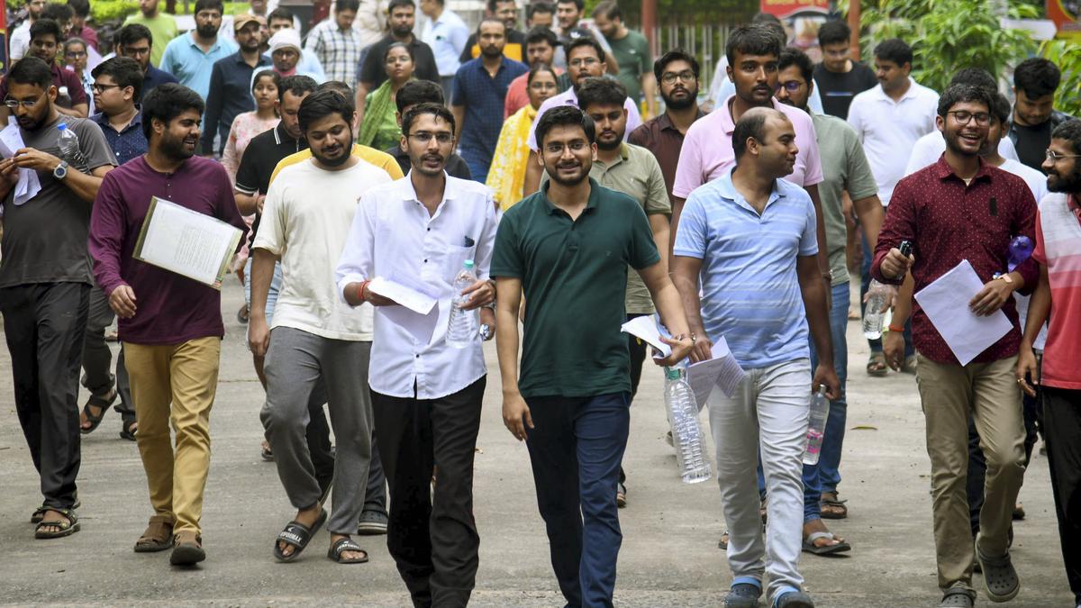 UPPSC परीक्षा: एक पाली, एक दिन की मांग पर छात्रों का आक्रोश